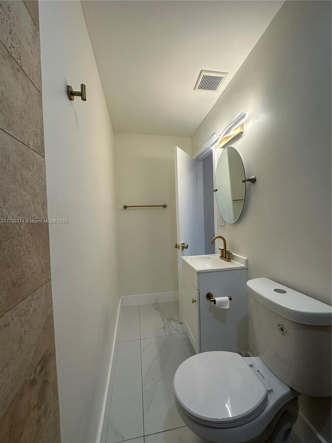 1299 W 78th St in Hialeah, FL - Building Photo - Building Photo