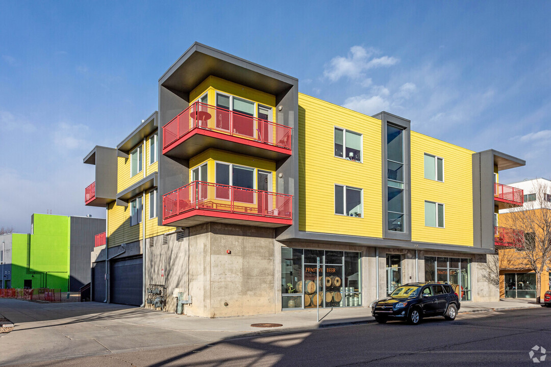 Lonosphere Apartment Complex in Longmont, CO - Foto de edificio