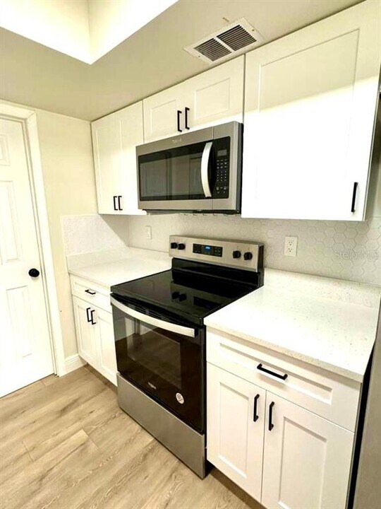 2654 Crown Ct in Kissimmee, FL - Building Photo