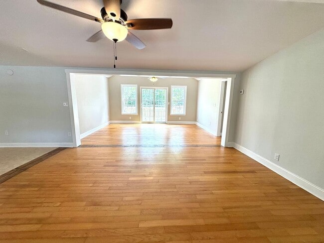 126 Shady Pines Dr in Hampstead, NC - Foto de edificio - Building Photo