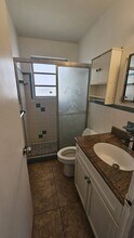 1723 Plunkett St in Hollywood, FL - Foto de edificio - Building Photo