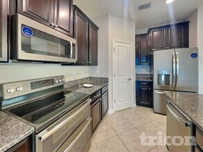 10156 Newminster Loop in Ruskin, FL - Foto de edificio - Building Photo