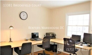 13381 Brookfield Ct in Chantilly, VA - Building Photo - Building Photo