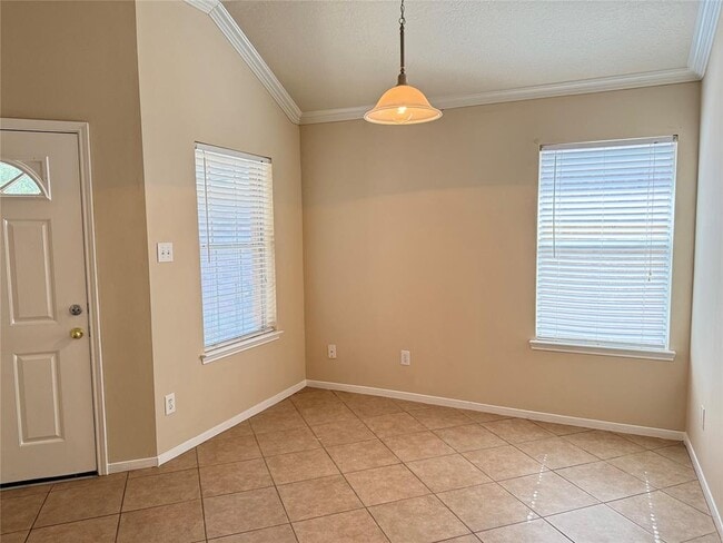 10623 Saratoga Square in Missouri City, TX - Building Photo - Building Photo