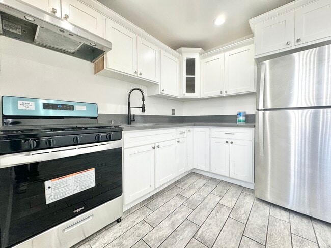 4839 W 17th St in Los Angeles, CA - Building Photo - Building Photo