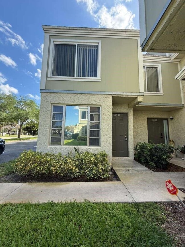 8031 Lagos De Campo Blvd