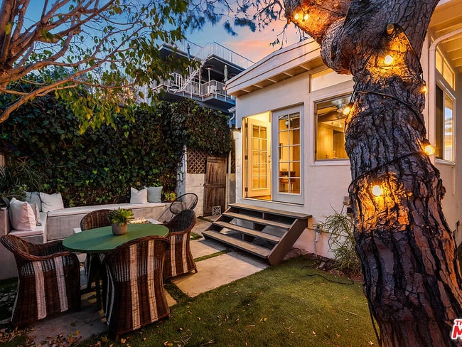 3012 Bentley Ct in Santa Monica, CA - Building Photo - Building Photo