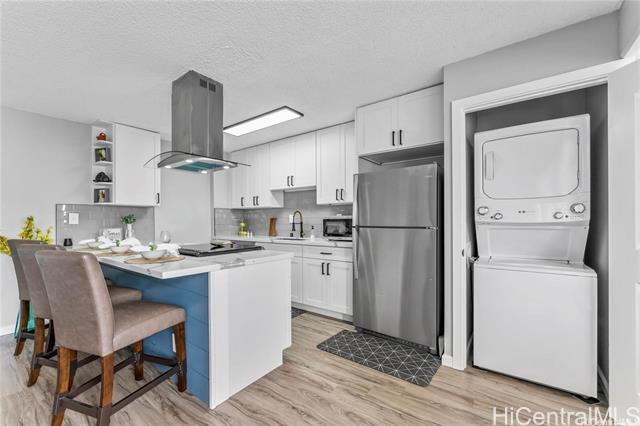 818 S King St in Honolulu, HI - Building Photo - Building Photo