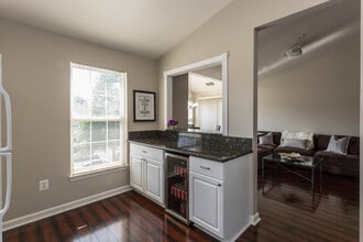 7507 Snowpea Ct, Unit M in Alexandria, VA - Building Photo - Building Photo