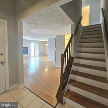 1005 Warwick Ct in Sterling, VA - Building Photo - Building Photo