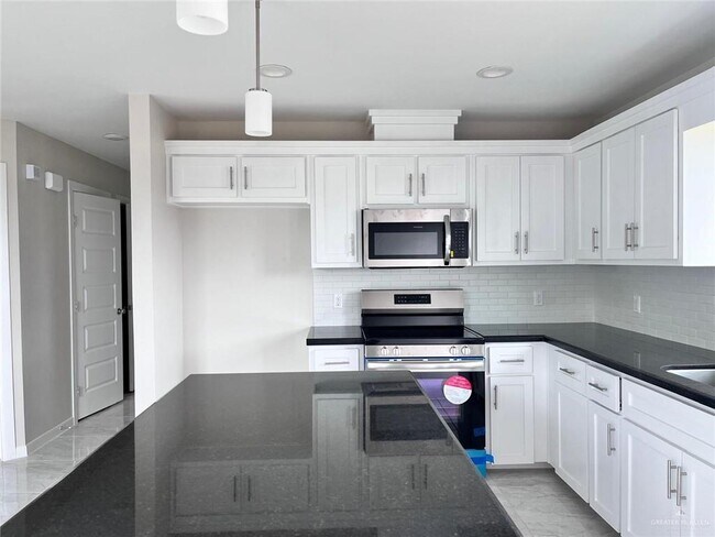 709 Palmer Rd-Unit -2 in Mission, TX - Building Photo - Building Photo