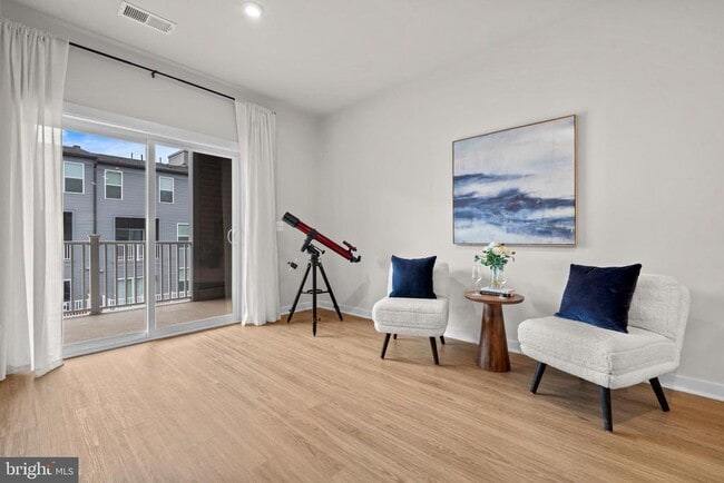 14114 Gypsum Lp in Chantilly, VA - Foto de edificio - Building Photo