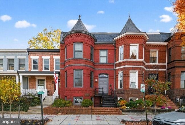 property at 216 N St NW