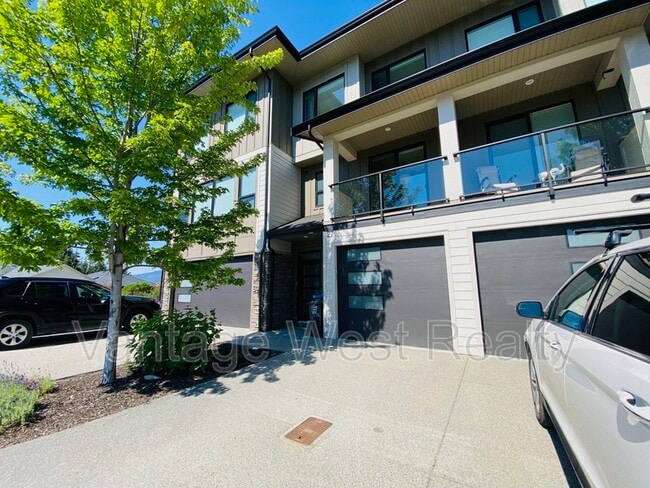 property at 12798-12798 Lake Hill Dr