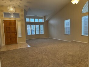 251 Luna Cir in Folsom, CA - Building Photo - Building Photo