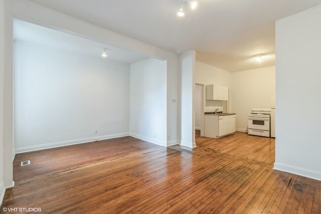 1722 S Desplaines St in Chicago, IL - Building Photo - Building Photo