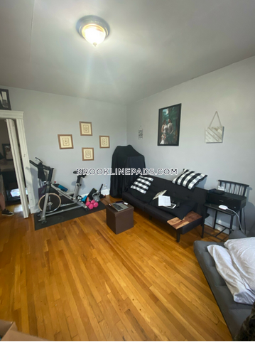 360 Riverway in Boston, MA - Building Photo
