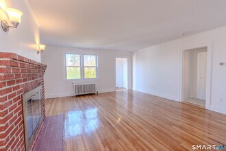 2 Maplewood Terrace in Norwalk, CT - Building Photo - Building Photo