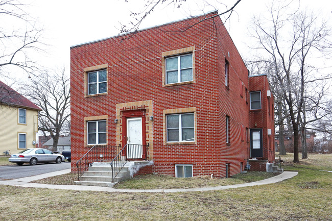 1726 Oakland Ave in Des Moines, IA - Foto de edificio - Building Photo