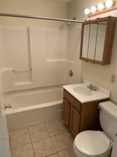 35 Fairmount Pl, Unit 2 in Leominster, MA - Building Photo - Building Photo