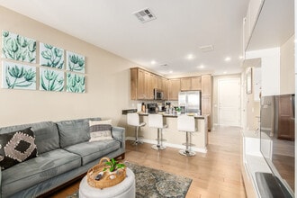 2511 W Queen Creek Rd in Chandler, AZ - Building Photo - Building Photo