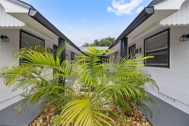 917 30th Ave N, Unit 4 in St. Petersburg, FL - Building Photo - Building Photo