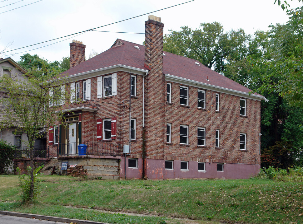 1321 Laidlaw Ave in Cincinnati, OH - Foto de edificio