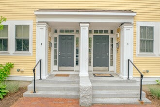 Foundry Square Condominiums in Newburyport, MA - Building Photo - Building Photo