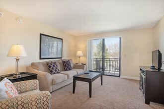 The Towers at Greenville in Wilmington, DE - Building Photo - Interior Photo