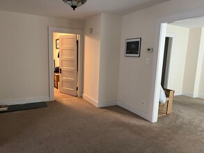5 W Meadow Ln in Stony Brook, NY - Building Photo - Building Photo
