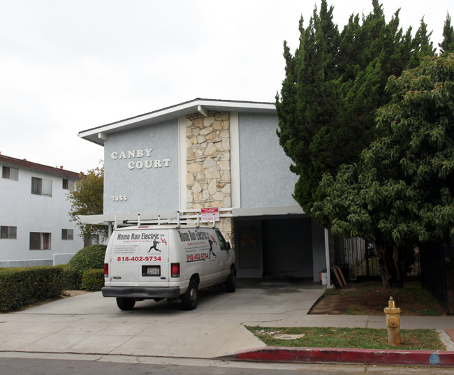 Canby Court in Reseda, CA - Building Photo - Building Photo