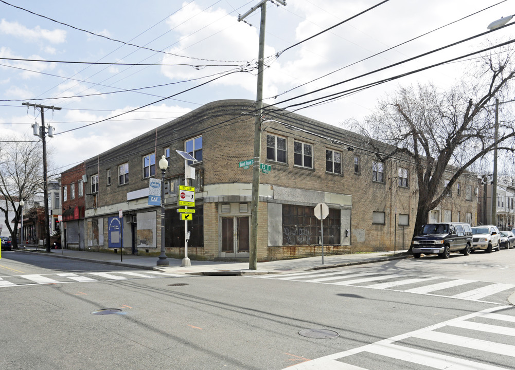 1916 15th St SE in Washington, DC - Building Photo