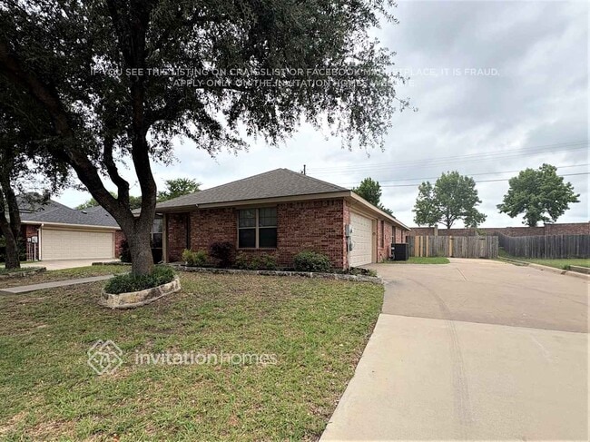 property at 3878 Pinebluff Ln