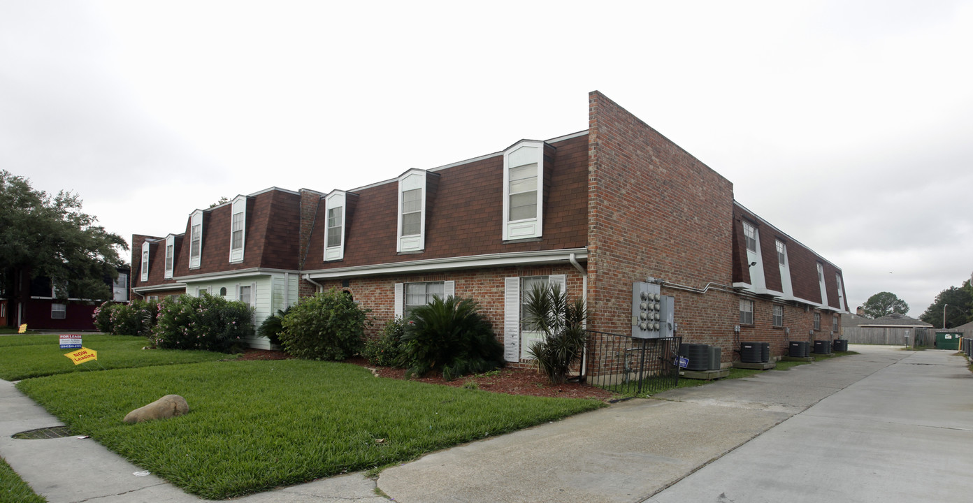 7122-7130 Crowder Blvd in New Orleans, LA - Building Photo