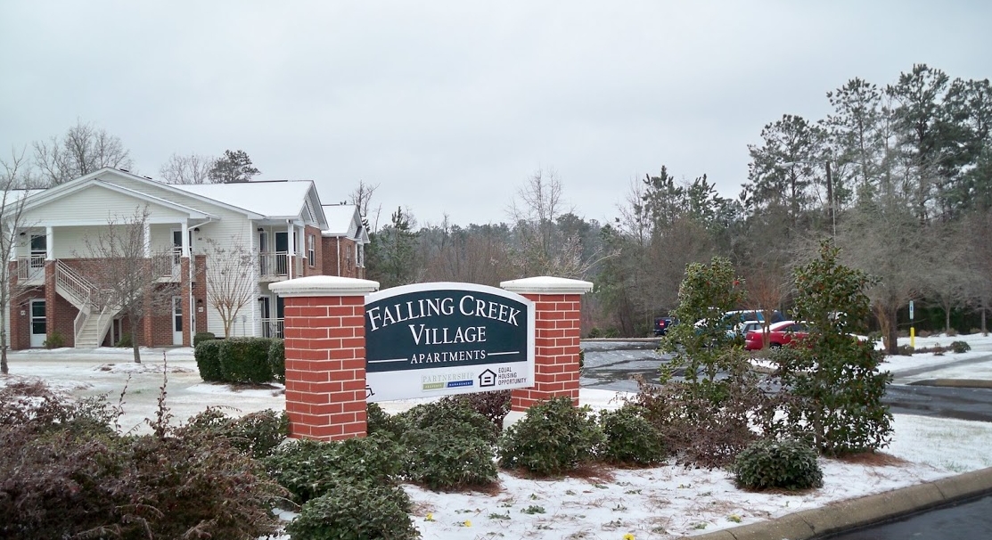 Falling Creek Village in Rockingham, NC - Building Photo