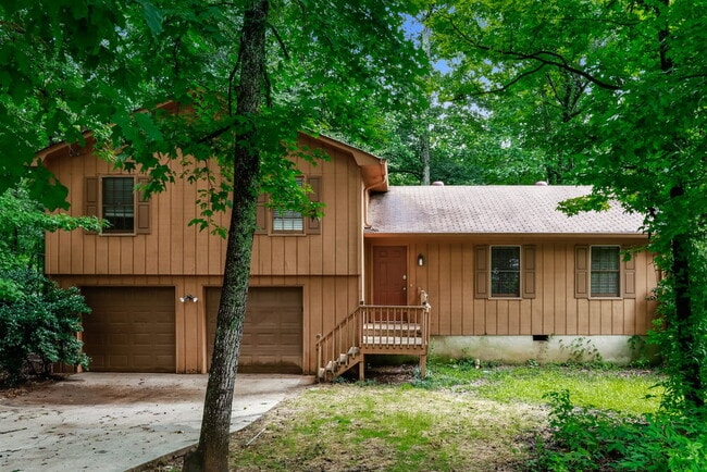 property at 1560 Cherry Hill Ct SW