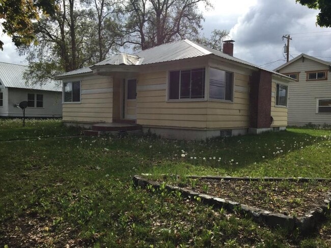 504 Montana Ave in Libby, MT - Building Photo - Building Photo