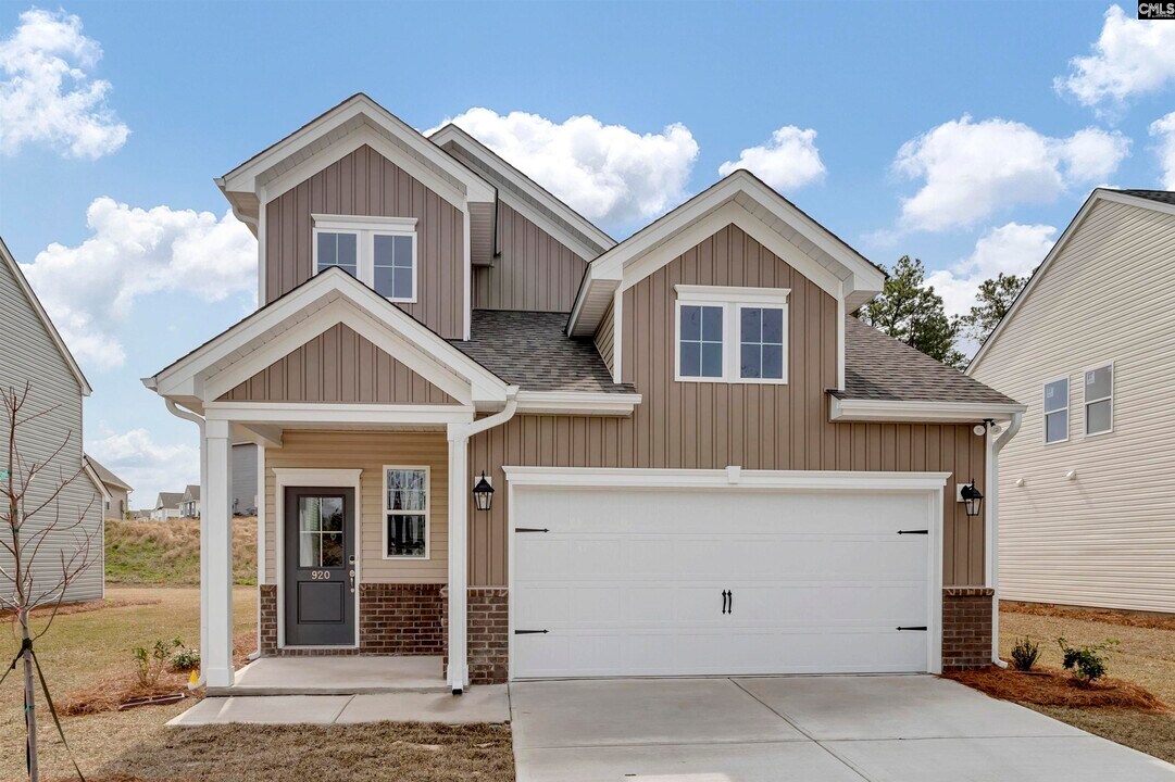 920 Woodcreek Farms Rd in Elgin, SC - Building Photo