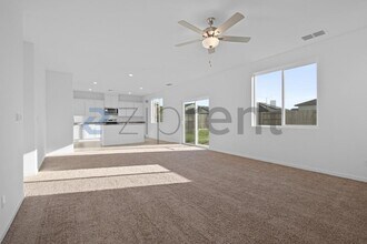 10512 Santana Ln in Stockton, CA - Building Photo - Building Photo