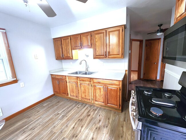 7707 W Palmetto Ave in Milwaukee, WI - Building Photo - Building Photo