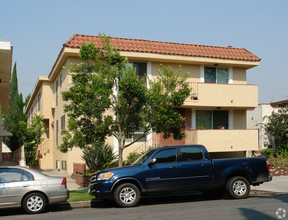 541 N Orlando Ave in Los Angeles, CA - Building Photo - Building Photo