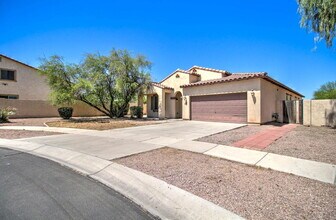 4836 S Summit Ct in Gilbert, AZ - Building Photo - Building Photo