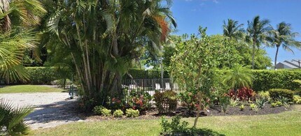 504 Belmont Pl in Boynton Beach, FL - Building Photo - Building Photo