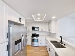 733 Vista Grande Way in Oceanside, CA - Building Photo - Building Photo