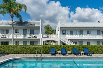 Wilton House in Wilton Manors, FL - Foto de edificio - Building Photo