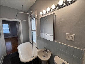 72 Courtland St in Providence, RI - Building Photo - Building Photo