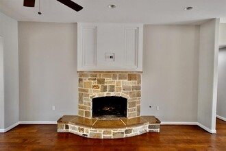 6222 Braesheather Cir in Houston, TX - Building Photo - Building Photo