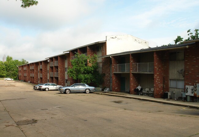 Parktowne Apartments in Jackson, MS - Building Photo - Building Photo