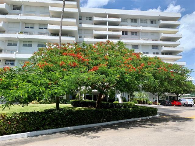 199 Ocean Lane Dr, Unit 811 in Key Biscayne, FL - Foto de edificio - Building Photo