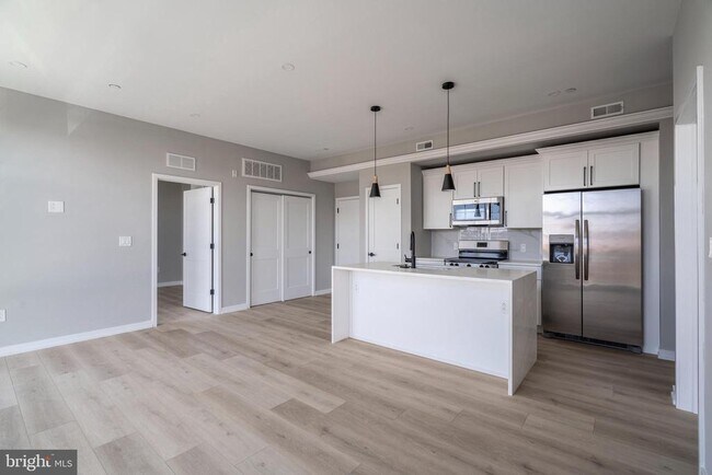 2401 Washington Ave in Philadelphia, PA - Foto de edificio - Building Photo